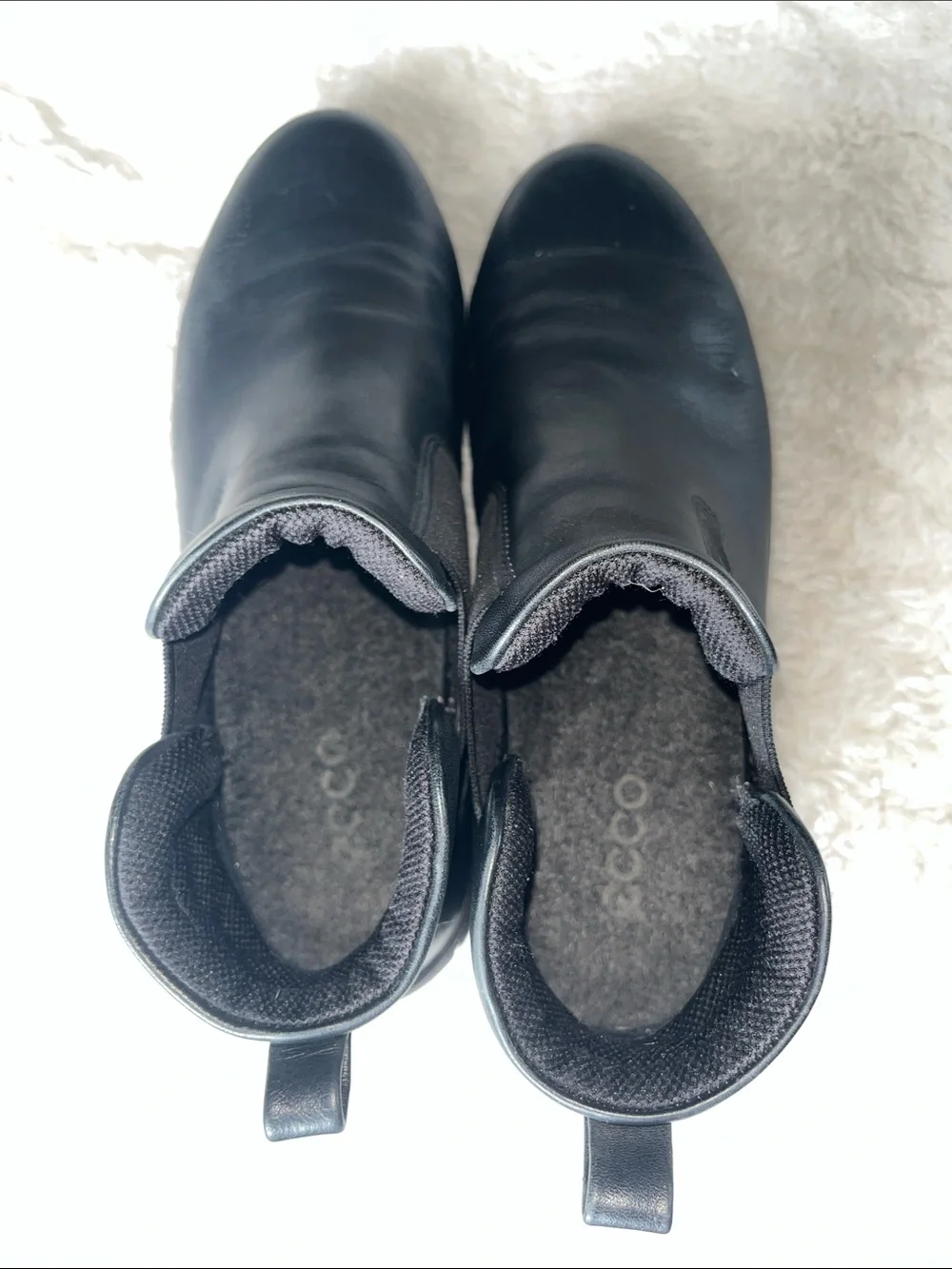 Ecco Babett Black Leather sleek slip on Chukka Boot wool footbed size EU 41 US 9